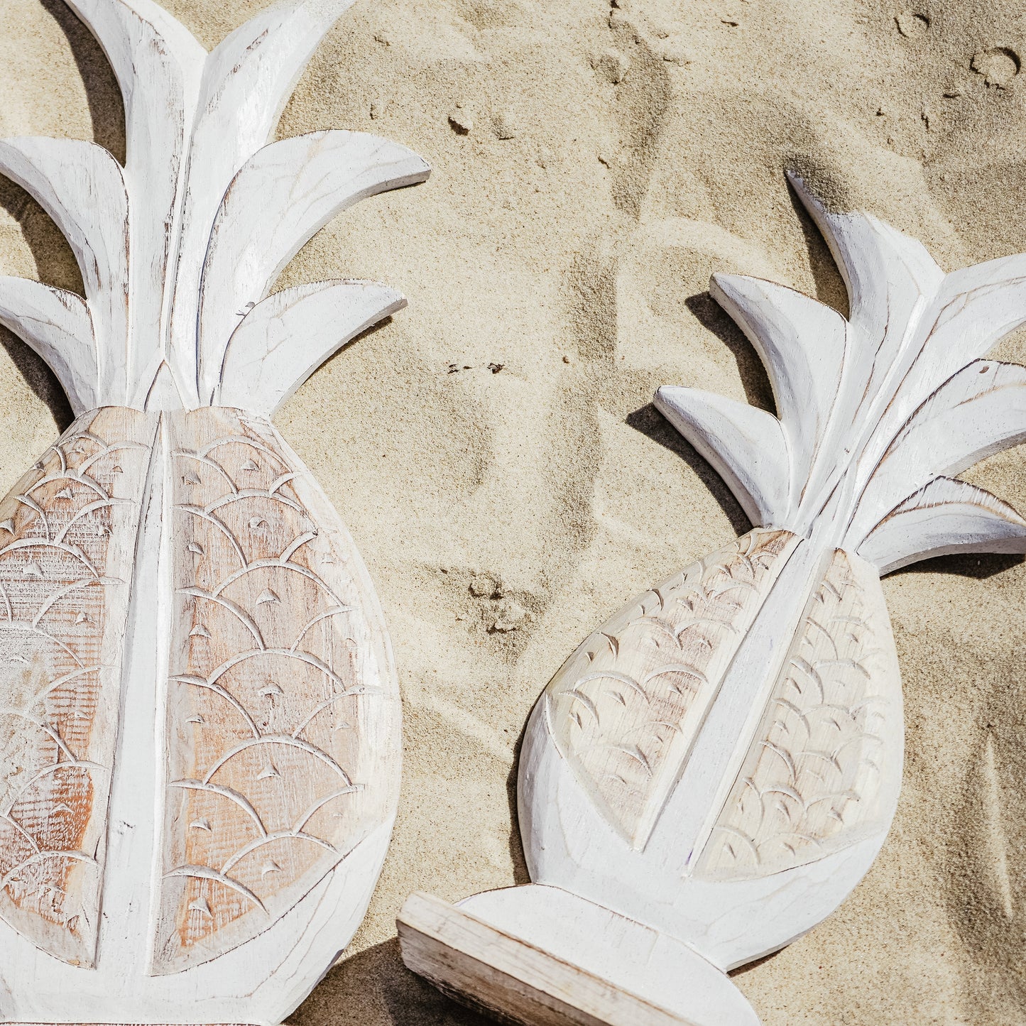 Wooden Pineapple Stands- 3 Colour Choices