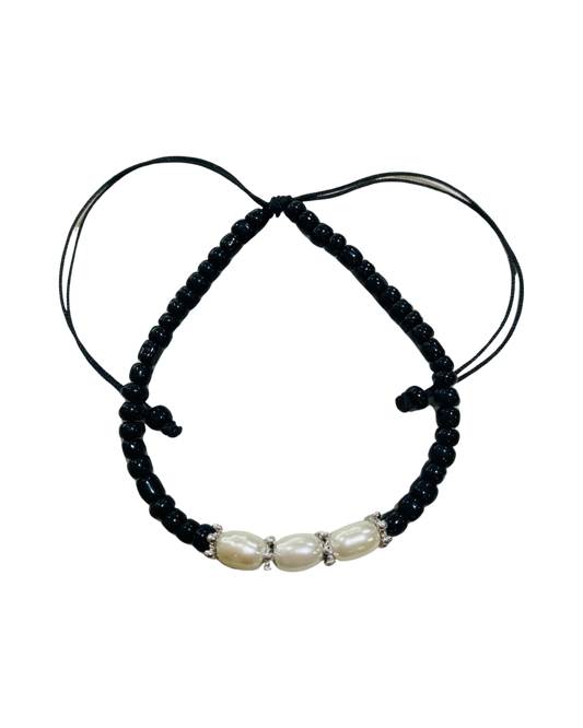 Black Bead & Triple Pearl Bracelets - Pack 10k